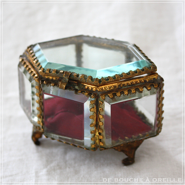 boite a bijoux hexagonal ガラスと真鍮の宝石箱 フランスアンティーク